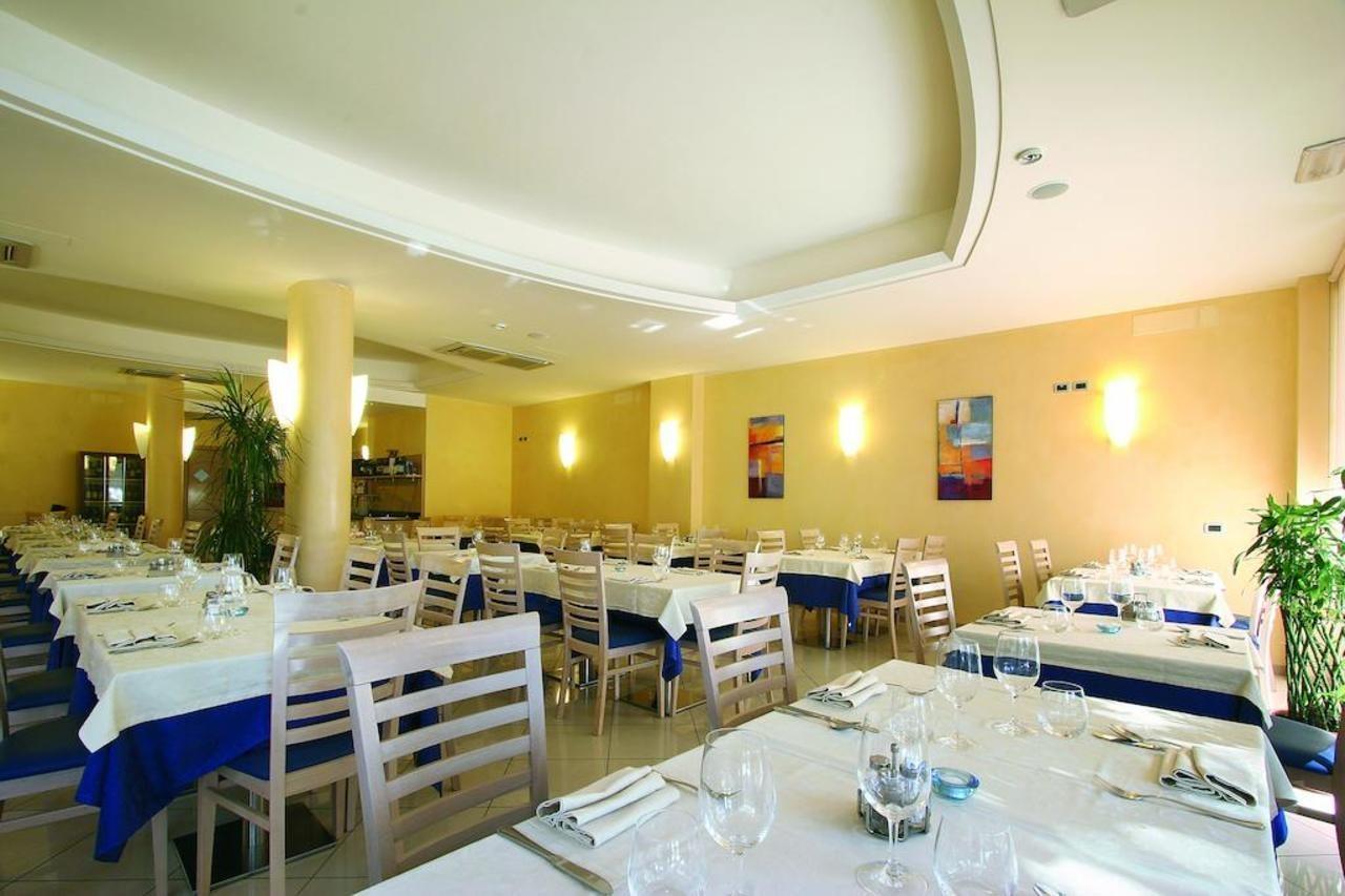 Hotel Bologna Lignano Sabbiadoro Esterno foto