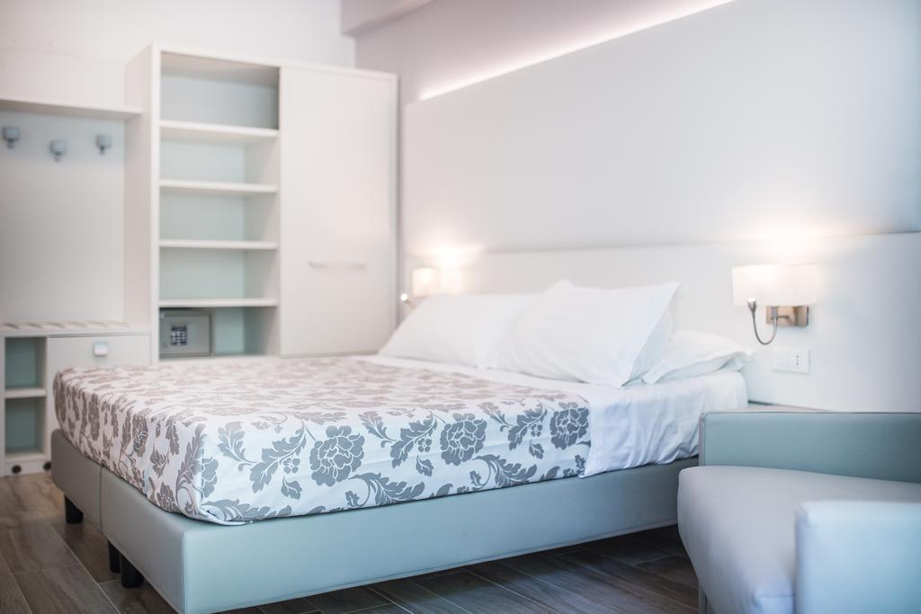Hotel Bologna Lignano Sabbiadoro Esterno foto