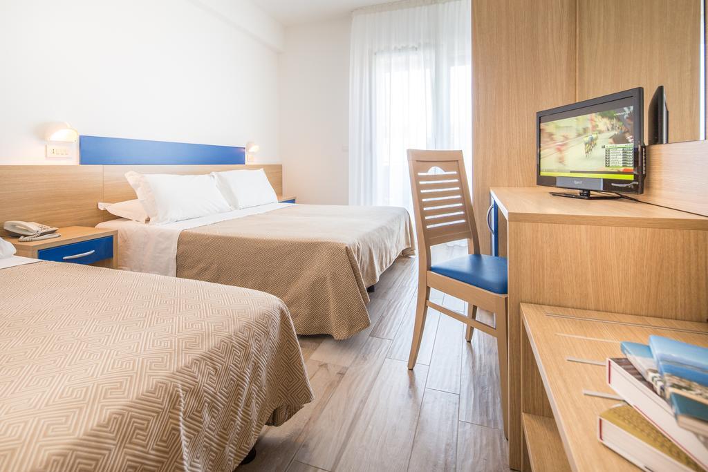 Hotel Bologna Lignano Sabbiadoro Esterno foto