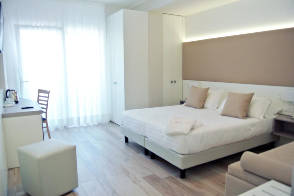 Hotel Bologna Lignano Sabbiadoro Esterno foto