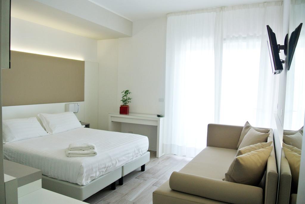 Hotel Bologna Lignano Sabbiadoro Esterno foto