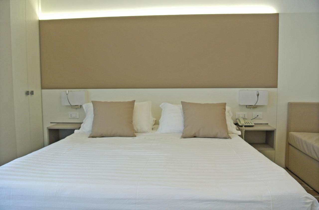Hotel Bologna Lignano Sabbiadoro Esterno foto
