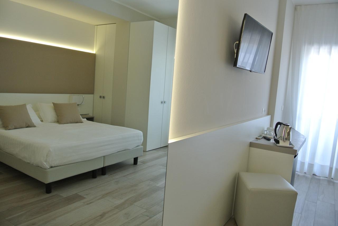 Hotel Bologna Lignano Sabbiadoro Esterno foto