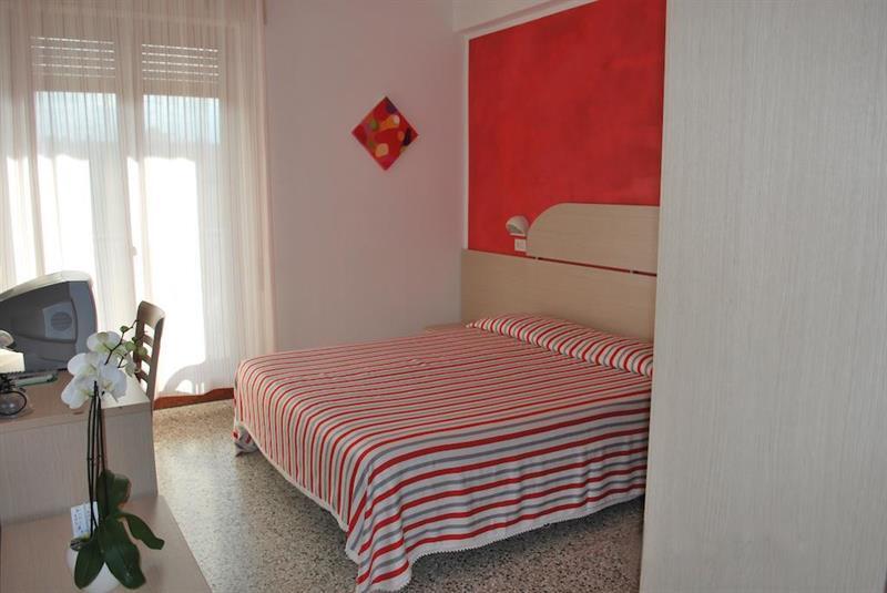Hotel Bologna Lignano Sabbiadoro Esterno foto